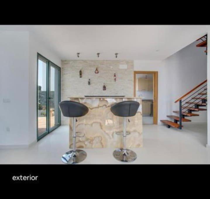 Spacious Private Villa & Private Heated Pool - Villa Sunshine กอสตา เตกีสเซ ภายนอก รูปภาพ